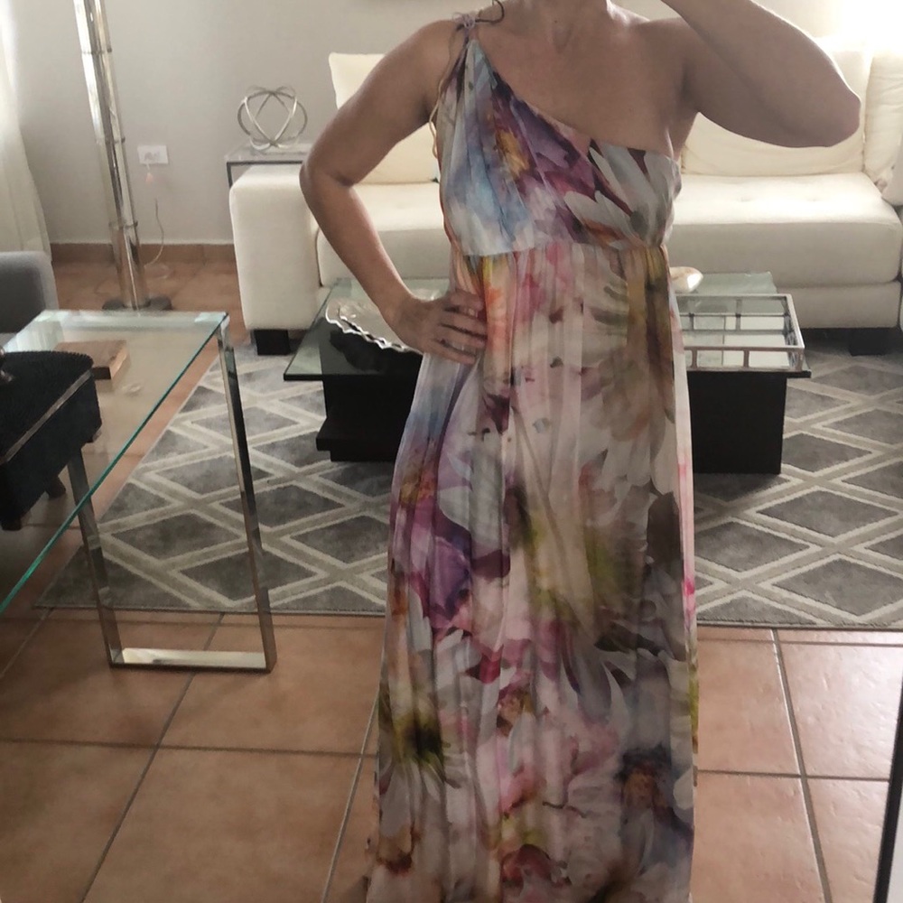 One shoulder dress